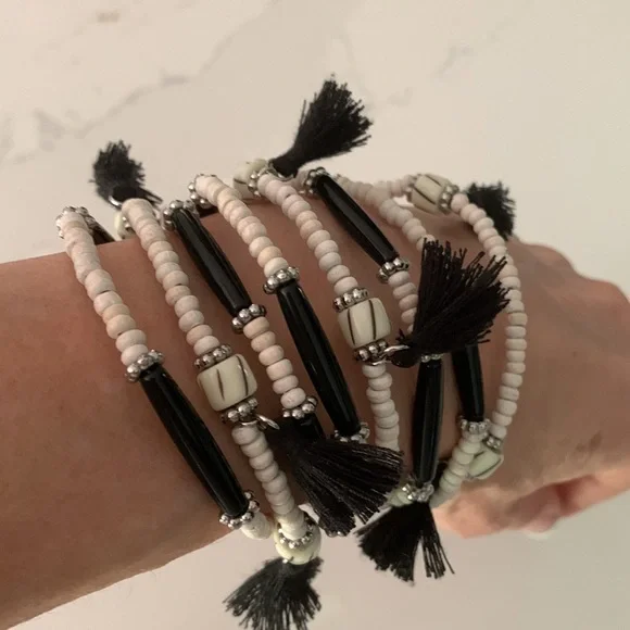 Silver tone and tassel bracelet - Picture 5 of 6